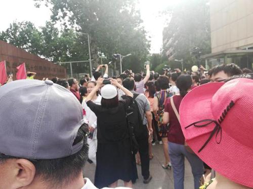 点击进入下一页