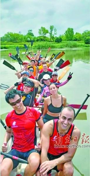 中国侨网这支队员国籍众多的龙舟队，已经在广州成立了20个年头。   图片来自受访者