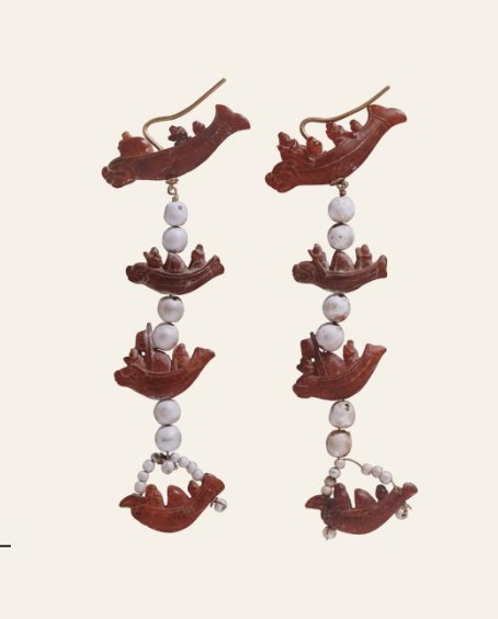 金穿琥珀珍珠耳坠%20%20内蒙古奈曼旗辽陈国公主墓出土