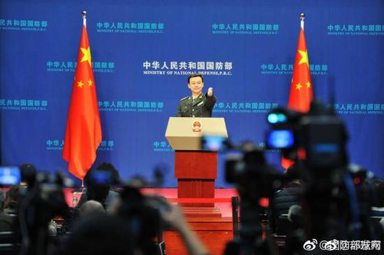 国防部：中印边境官兵瑜伽日共同练瑜伽