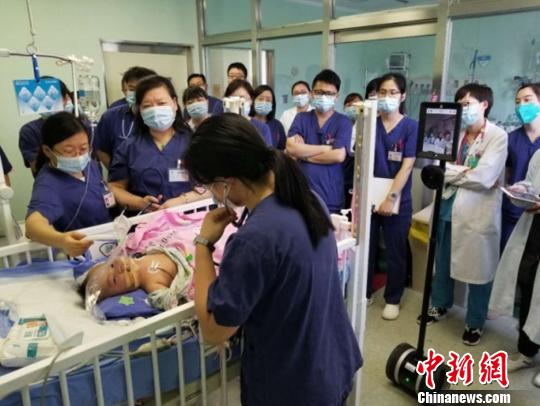 医疗服务机器人远程教学?！≤缝?摄