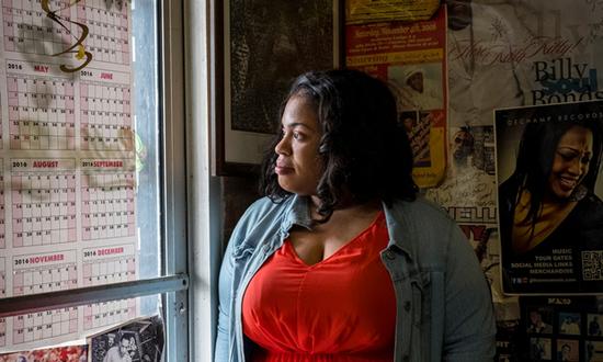 美国一高中书单包含敌视警察内容 警察组织抗议