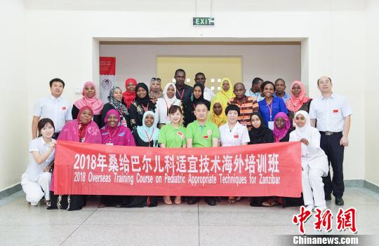 湘字号“儿科适宜技术”精准帮扶桑给巴尔?！±钇?摄