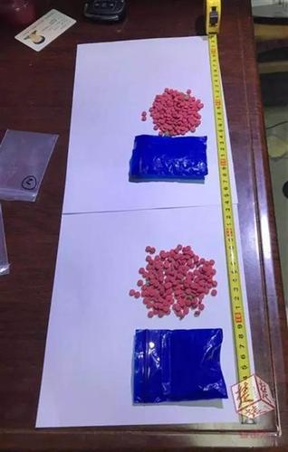 缉毒女警察逛商场闻到异香 10分钟后抓到个大毒贩