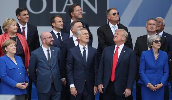特朗普和北约盟友现在啥状态？看这张合影就懂了