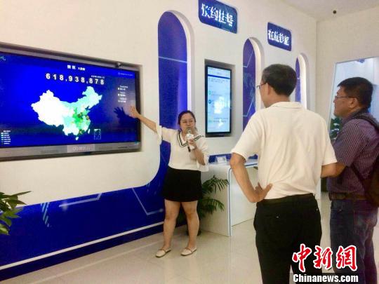 两岸媒体人参访乌镇互联网医院。郭其钰 摄