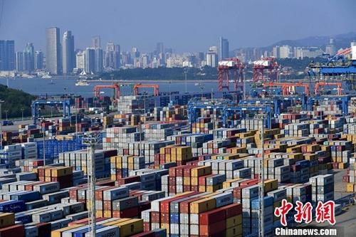 资料图：福建厦门海沧嵩屿码头。<a target='_blank' href='http://www.chinanews.com/'>中新社</a>记者 王东明 摄