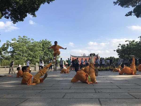 武僧展示南少林武术