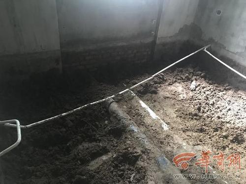 小区一楼住户为建复式向下挖 物业:不要紧可以挖