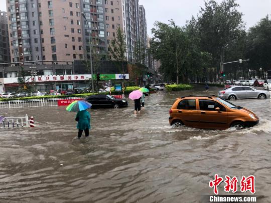 台风“安比”过境河北沧州、廊坊暴雨致部分区域积水严重