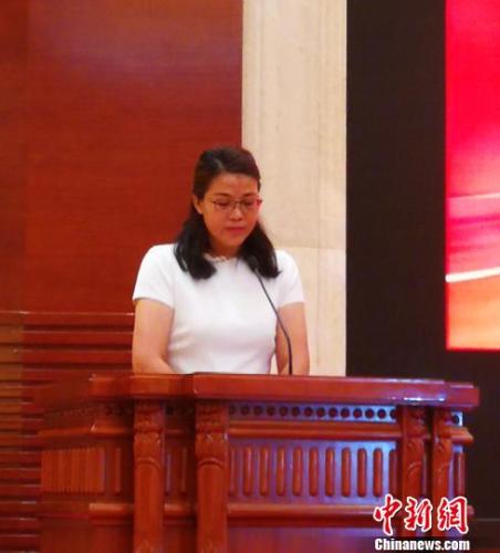 太原市侨青委主席吕雪梅代表侨青委作表态发言。杨杰英 摄