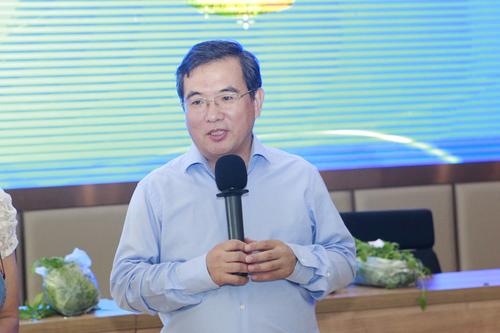 中国侨网北京侨办主任发言。