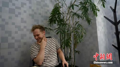 点击进入下一页