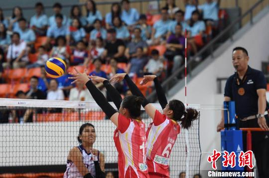浙港女排友谊赛现场。王刚 摄