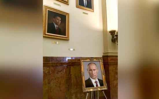 普京画像挂进美州议会大厦 特朗普画像却不见踪影