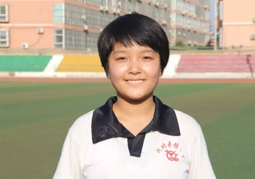 女生707分考入北大 家庭贫困的她曾写文感谢贫穷