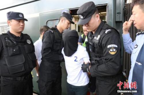 资料图：警方破获电信诈骗案。<a target='_blank' href='http://www.chinanews.com/'>中新社</a>记者 于琨 摄