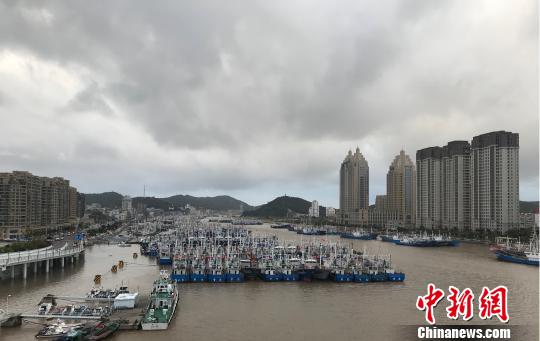 此前台风“安比”过境前的舟山?！≌疟?摄