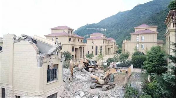 秦岭大片别墅违建，中央重拳整治！但一栋房子5天都没拆完……