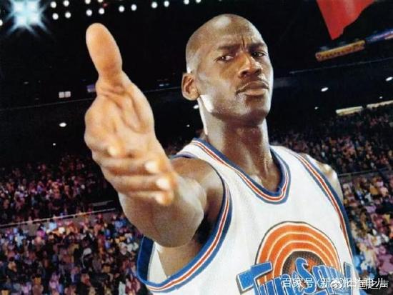 特朗普diss詹姆斯遭围攻 专家:他知道怎么吸引眼球