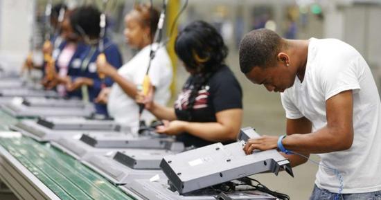 特朗普发动贸易战后 这家美企被关厂裁掉所有员工