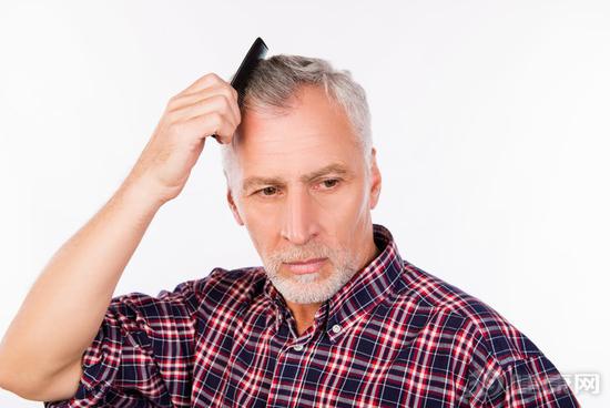 坚持梳头好习惯 长寿更“青睐”你！