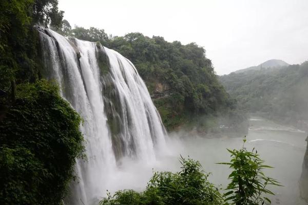 贵州黄果树瀑布 资料图