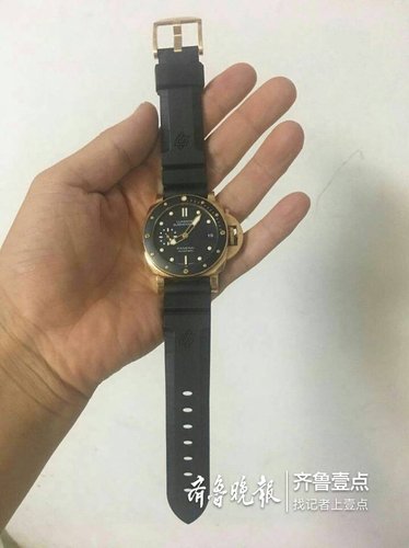 路上搭讪成“好友”，14万手表却神秘“失踪”