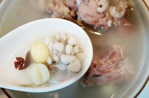 失眠多梦、心神不宁？试试四神汤