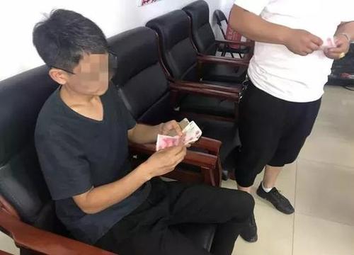 河南一办事处扣车要600元放车费:只收现金 没票据