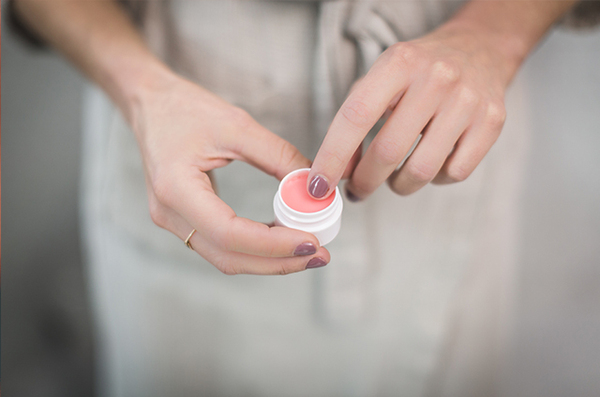 高效控油产品不能全脸用