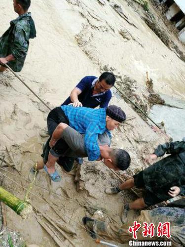 图为灾害现场?！〗诡ａ?摄