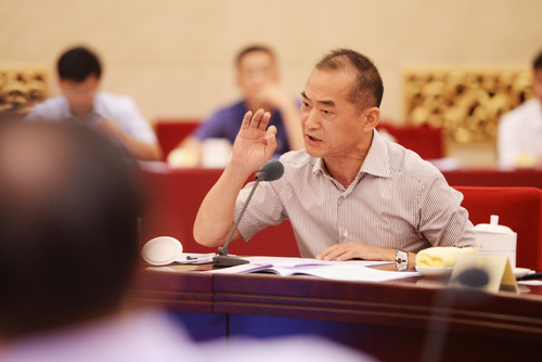 丁小岗委员发言。