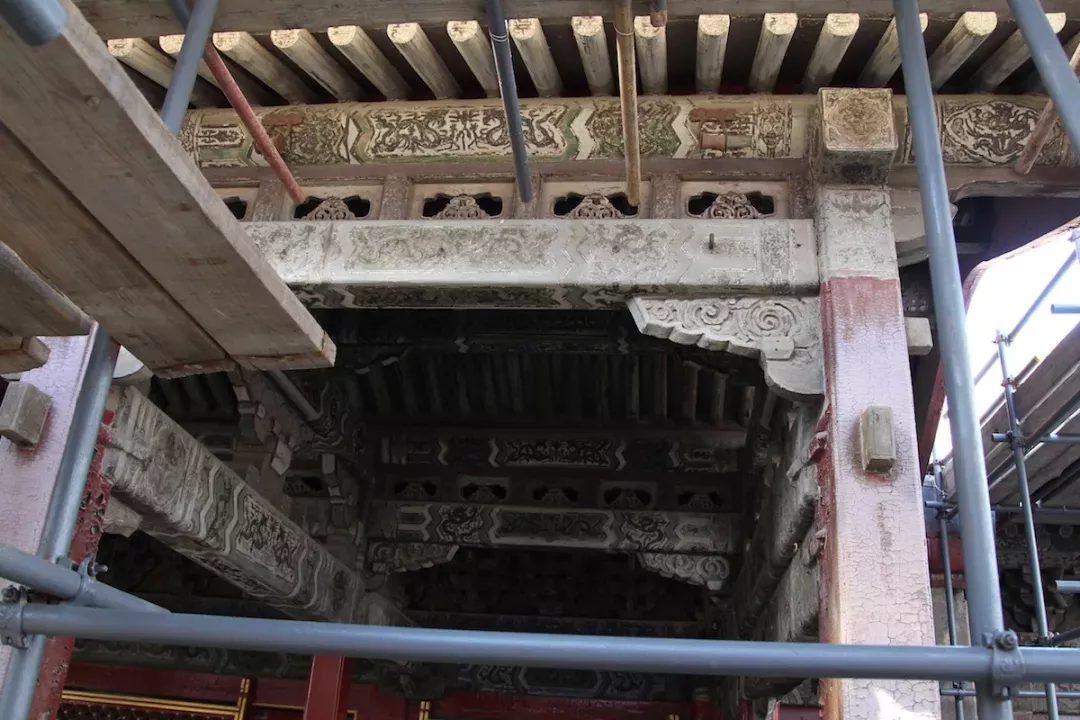 故宫养心殿房梁取出罕见宝匣 标注年款嘉庆六年