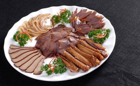 卤味拼盘引发细菌性食物中毒 如何避免?