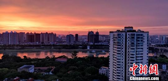 “山竹”来势汹汹广西玉林南宁北海等地严阵以待