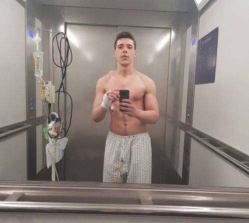 英国一男子被2吨重垃圾车辗过 靠6块腹肌幸运保命