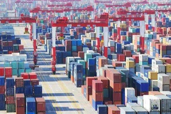 侠客岛:美国2000亿美元关税清单施压 怎么办?