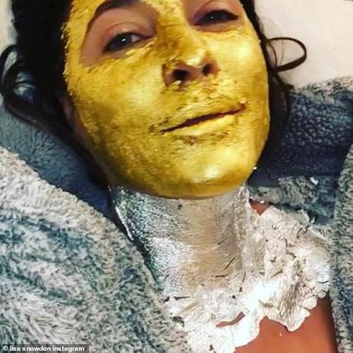 英国知名女主持敷24K纯金面膜金光闪闪 一小瓶花费约1500元