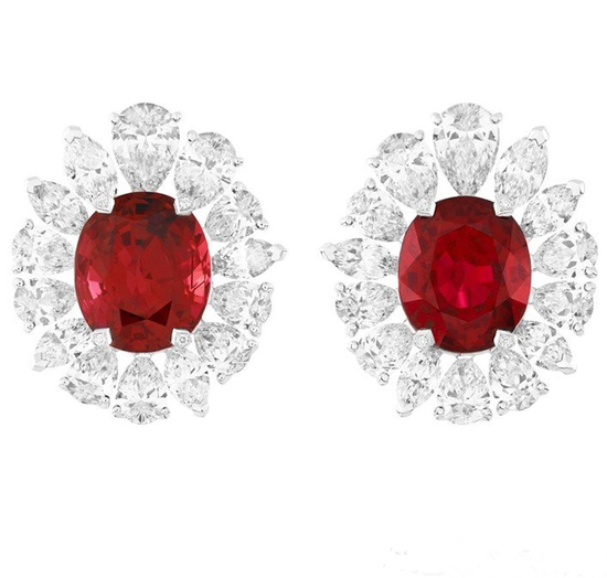 梵克雅宝 Vermillon系列缅甸莫谷鸽血红宝石耳饰。