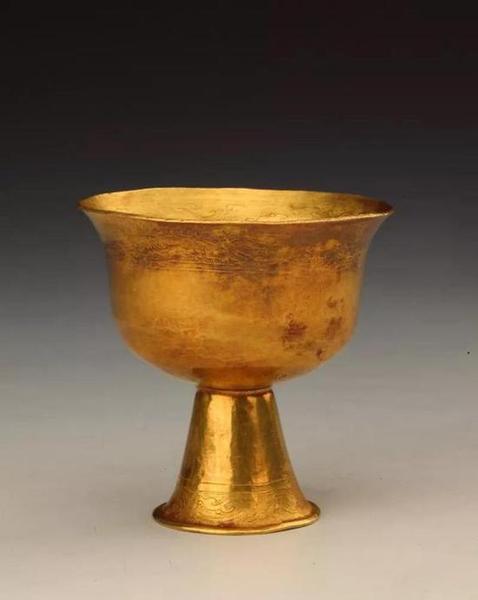 元 “邓万四郎”款 连生贵子纹高足金杯 无锡博物馆藏