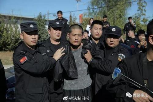画面曝光！辽宁2名越狱逃犯于河北辽宁交界处被抓