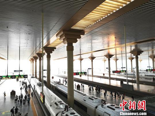 图为南京南站。　张煜欢 摄