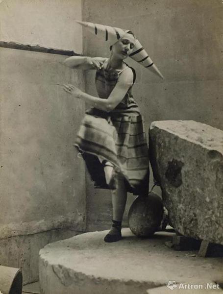 拍品编号21 康斯坦丁·布朗库西 （1876-1957）