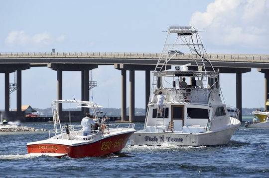 迈克尔直扑美佛州升级为4级飓风 12万人强制撤离