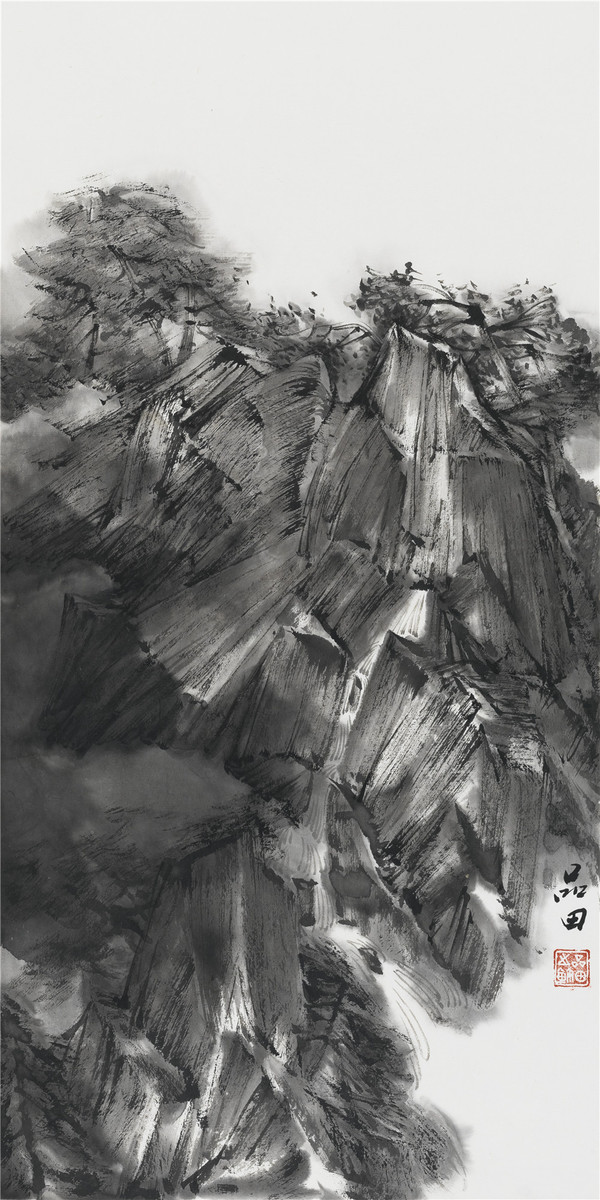 1·乱山葱茏 纸本水墨 68×34厘米 2014