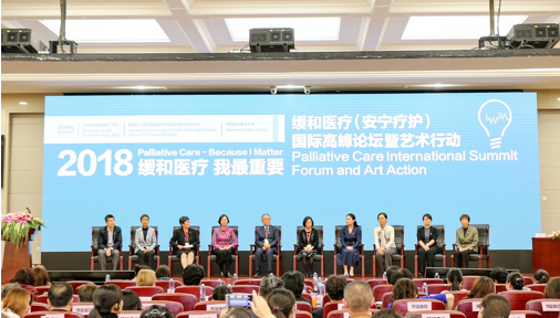 从左至右依次为：黄海力、秦苑、邓小虹、莫丽霞、刘端祺、于世英、李玲、宁晓红、刘芳、吴晓明