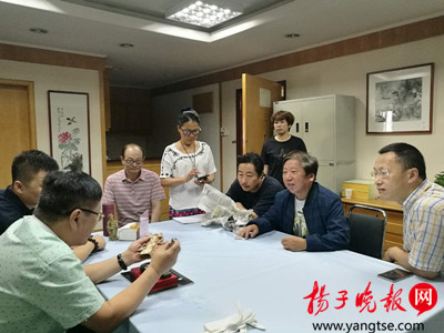 艺术品交流、鉴定现场。主办方供图