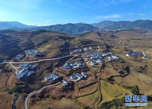 这是2月11日拍摄的四川凉山彝族自治州昭觉县解放乡火普村（无人机拍摄）。 新华社记者 刘坤 摄