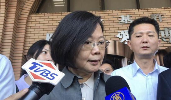 台铁出轨酿惨剧:司机被检方带走 拒与蔡英文见面